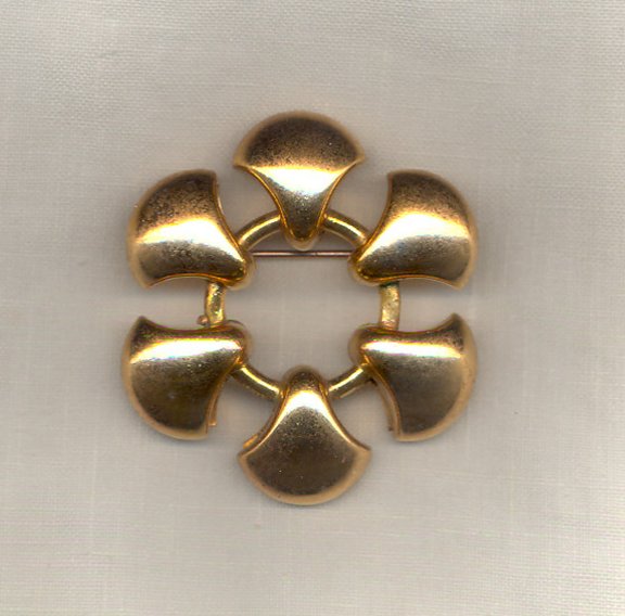 Coro%20Rose%20Gold%20%20Retro%20Brooch.jpg