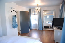 Enlarge photo 56