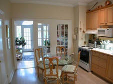 299 Erskine Ave