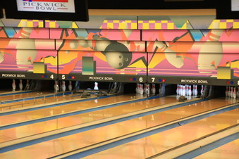 PICKWICK Bowl Burbank