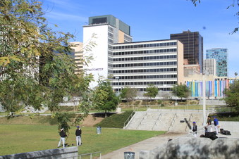 Enlarge photo 17