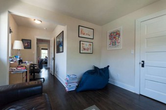 Enlarge photo 31