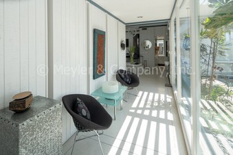 Enlarge photo 16