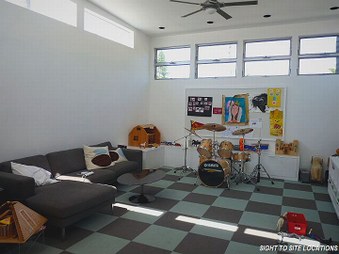Enlarge photo 68