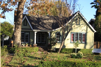 800 Adelaine