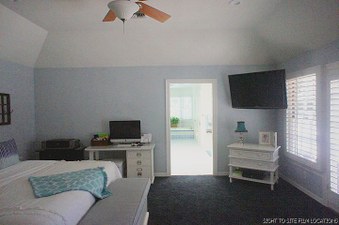 Enlarge photo 40