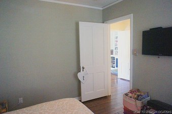 Enlarge photo 54