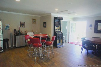 Enlarge photo 63