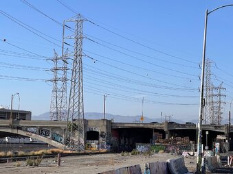 Enlarge photo 19