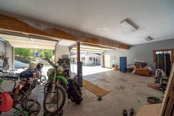 Enlarge photo 16
