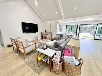 Enlarge photo 23