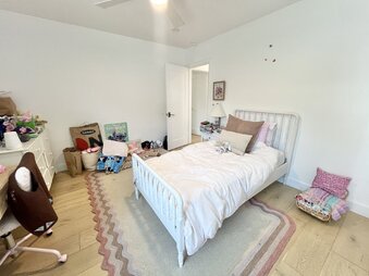 Enlarge photo 44
