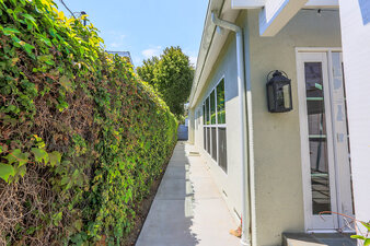 Enlarge photo 47
