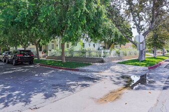 Enlarge photo 37
