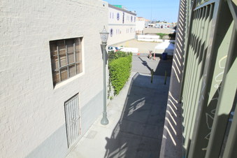 Enlarge photo 88