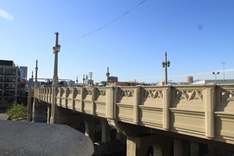 Enlarge photo 23