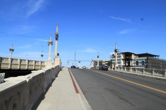 Enlarge photo 33