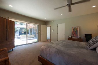 Enlarge photo 48