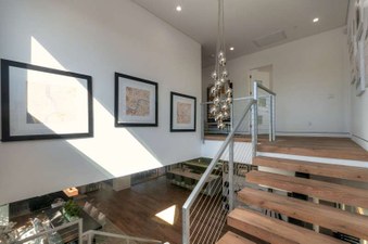 Enlarge photo 47