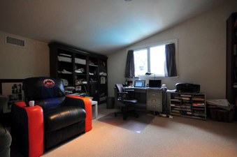 Enlarge photo 68