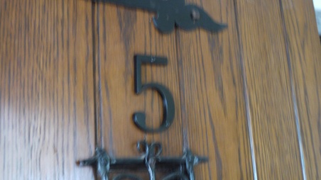 APARTMENT 5