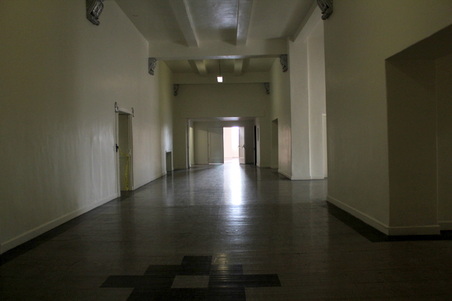 Enlarge photo 100