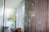 Enlarge photo 69