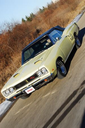 1969 Dodge Coronet Tracking Shots