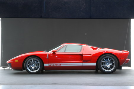 2005 Ford GT studio images