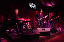 qscstrangebrewloungeside