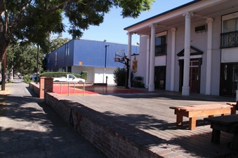 Enlarge photo 1