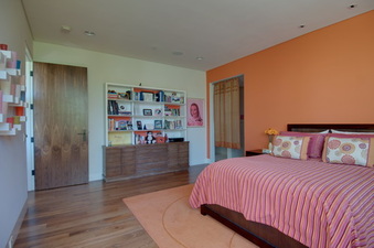 Enlarge photo 40