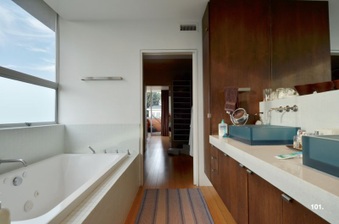 Enlarge photo 46