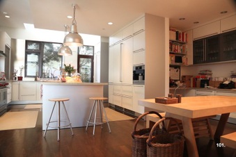 Enlarge photo 157