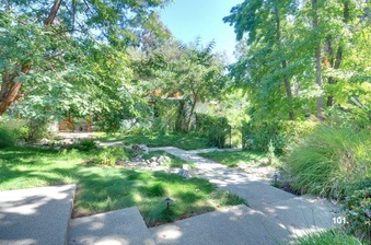 Enlarge photo 1