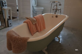 Enlarge photo 129
