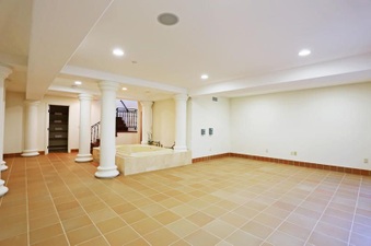 Enlarge photo 69