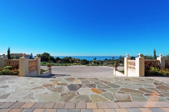 Enlarge photo 123