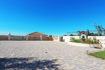 Enlarge photo 144