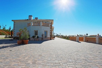 Enlarge photo 145