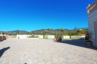 Enlarge photo 147