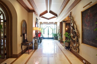 Enlarge photo 1