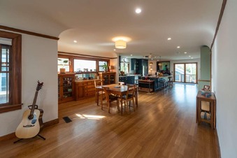 Enlarge photo 19