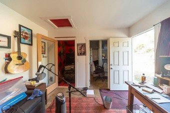Enlarge photo 61