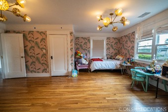 Enlarge photo 68
