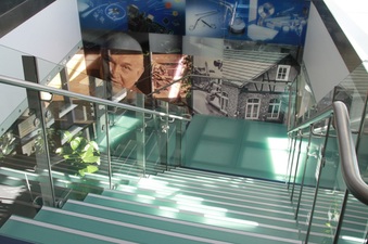 Enlarge photo 49