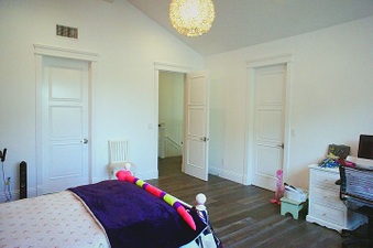 Enlarge photo 69