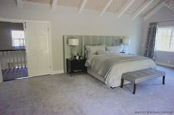 Enlarge photo 54