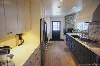 Enlarge photo 15