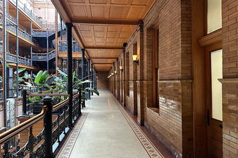 Enlarge photo 23